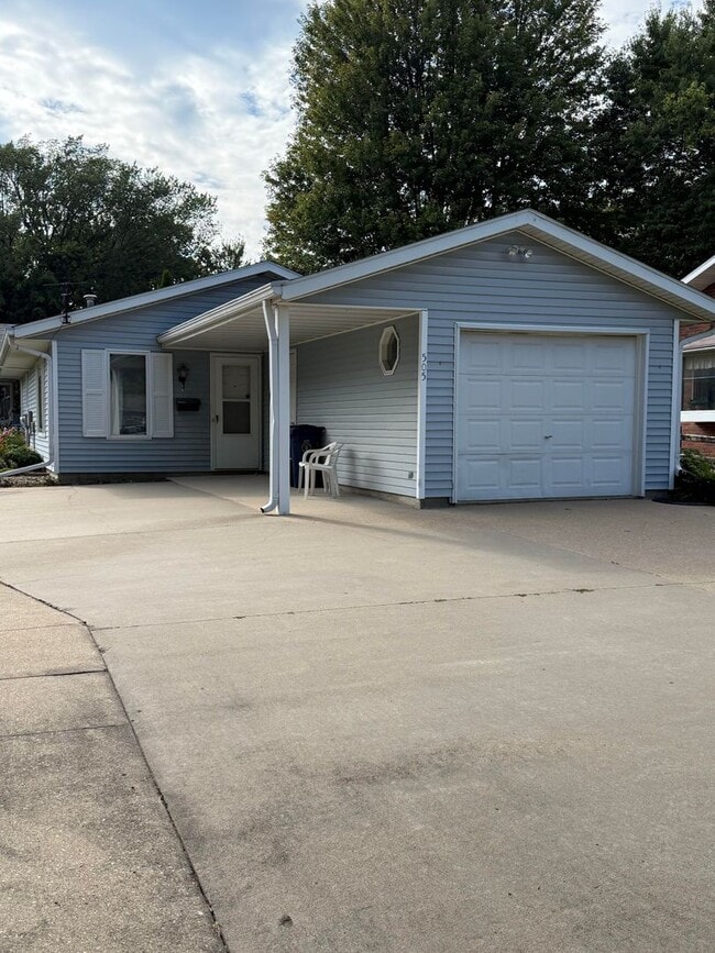 Building Photo - 2 Bed Condo for Rent