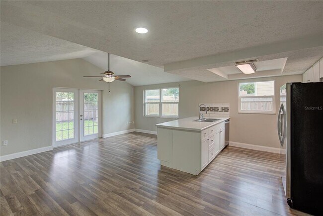 Building Photo - 8906 Pandora Ln