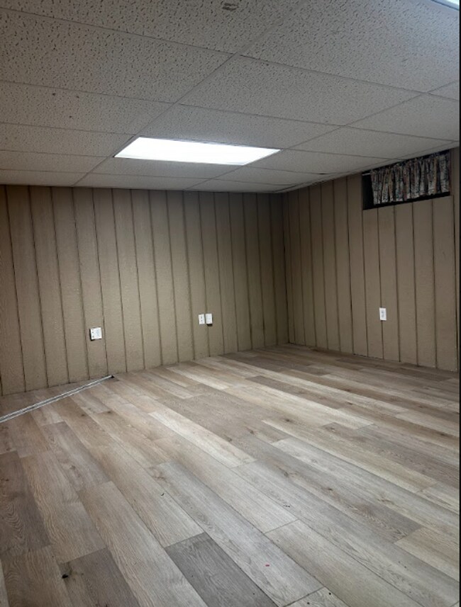 Building Photo - 805-807 North Irving Avenue