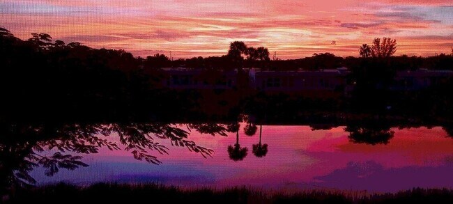 Building Photo - 154 Lake Meryl Dr