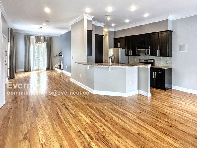 Building Photo - 280 Carlyle Park Dr
