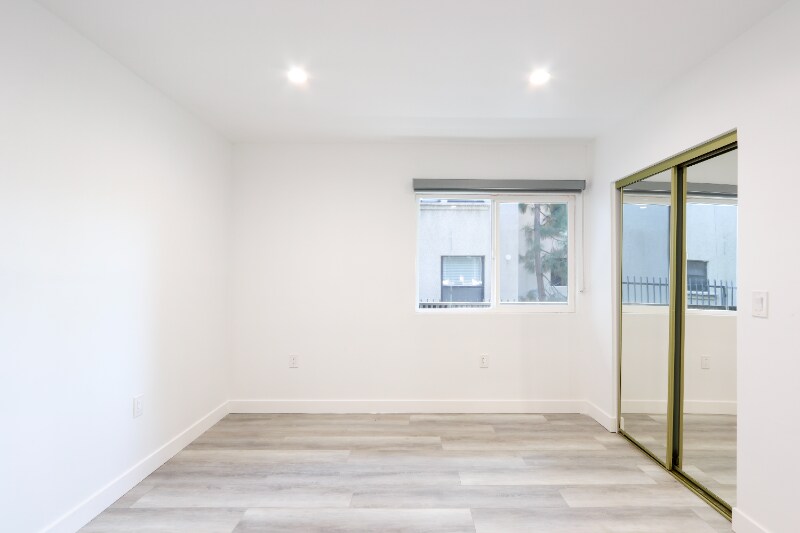 Building Photo - 410 Lucas Ave