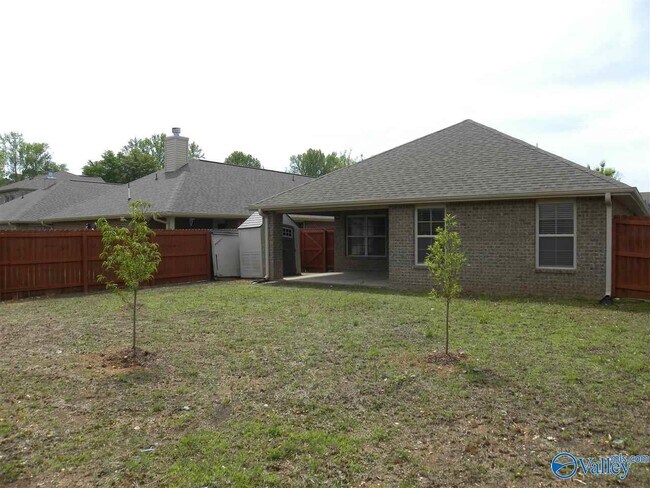 Building Photo - 708 Oak Cove Ln NW