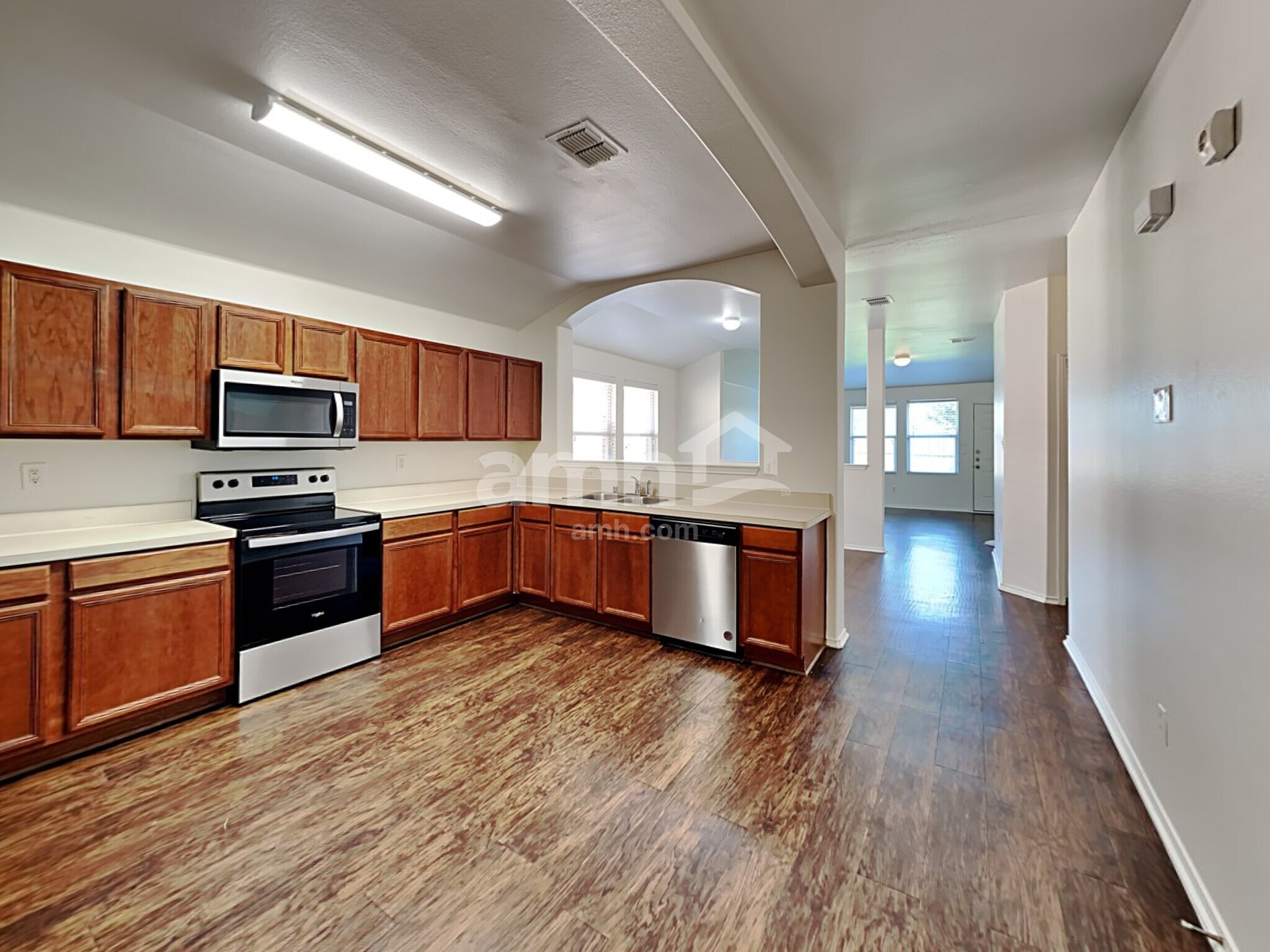 Building Photo - 742 Mission Ln