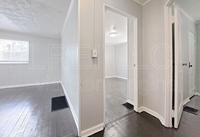 Building Photo - 1763 W Lee St