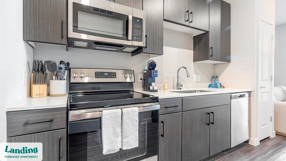 Building Photo - 14015 Univ Pass