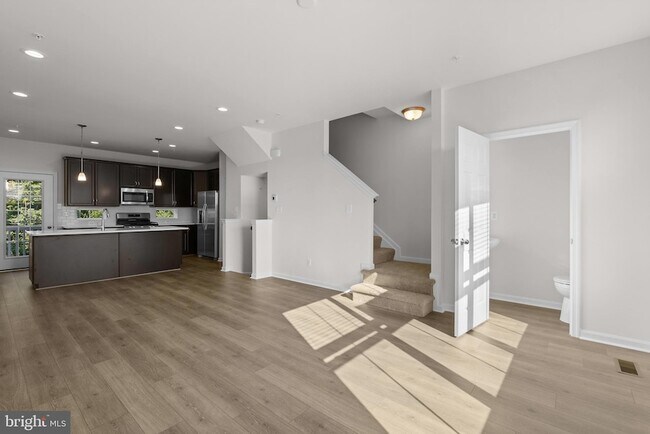 Building Photo - 377 Tumblers Wy