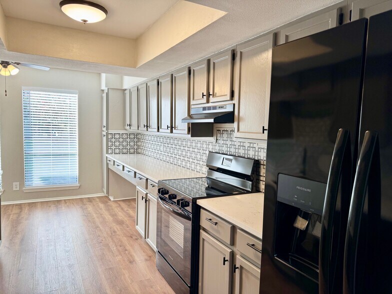 Building Photo - 30 Casa Verde