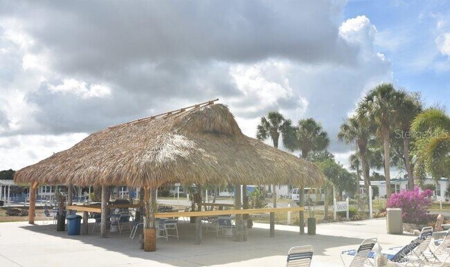 Building Photo - 706 Locarno Dr