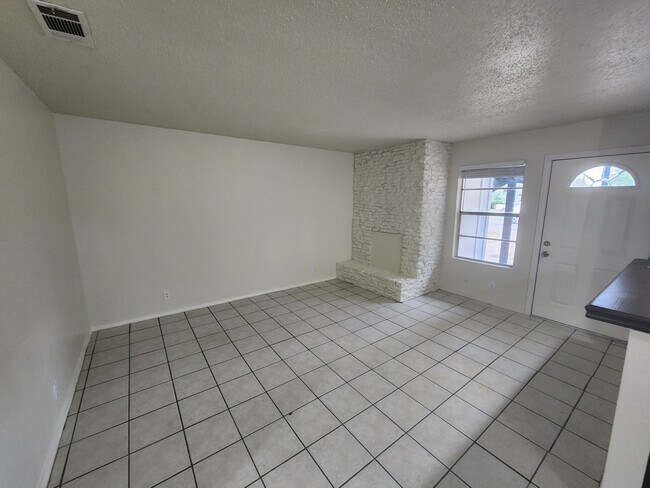 Building Photo - 3804 Rocky Hollow Trl