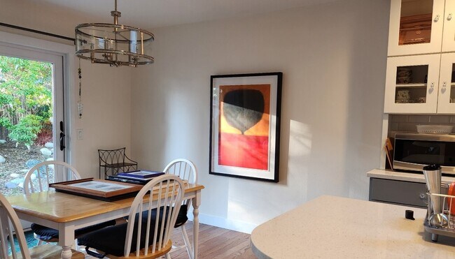 Dining area - 8120 Kitamat Way