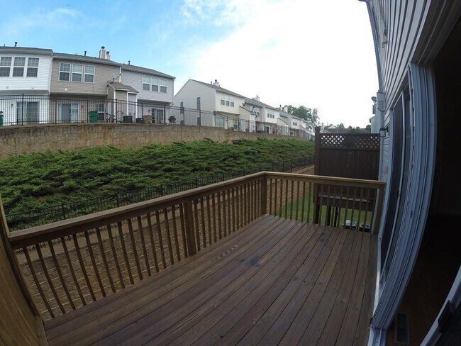 Building Photo - 1332 Thornborough Dr