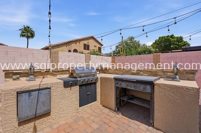 Building Photo - 13178 W Rimrock St