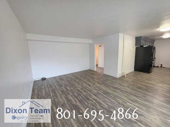 Building Photo - 2327 Chateau Dr