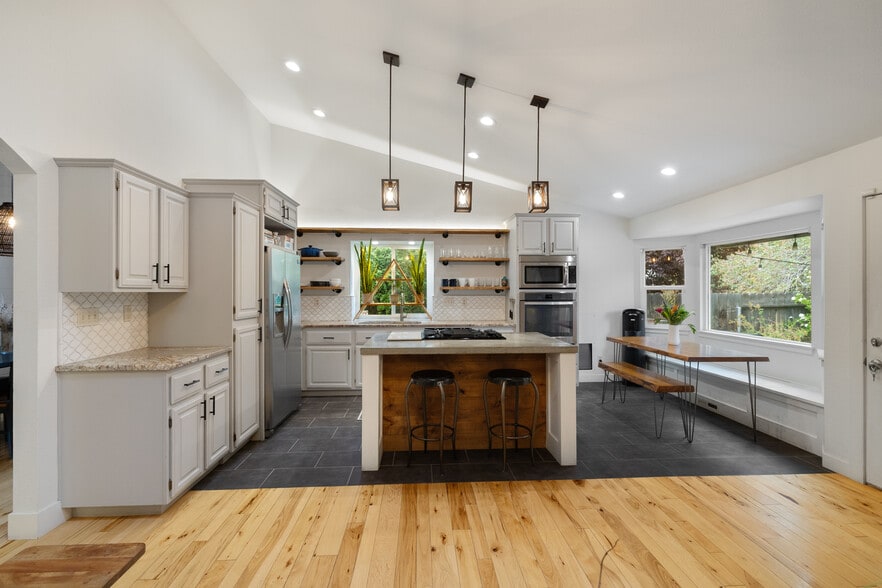 Building Photo - 1557 Bramble Ct