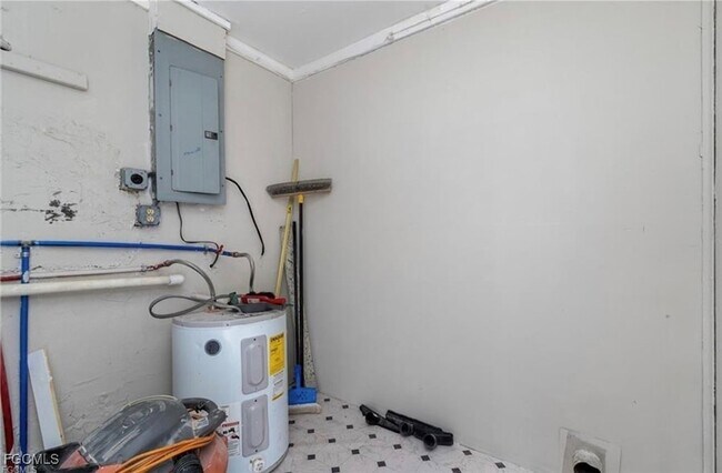 Building Photo - 12937 Fourth Street Unit