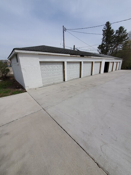 Building Photo - 1301 Jewel Ct