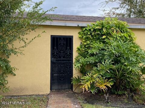 Building Photo - 1781 River Rd