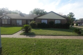 Building Photo - 3351 Deermoss Dr
