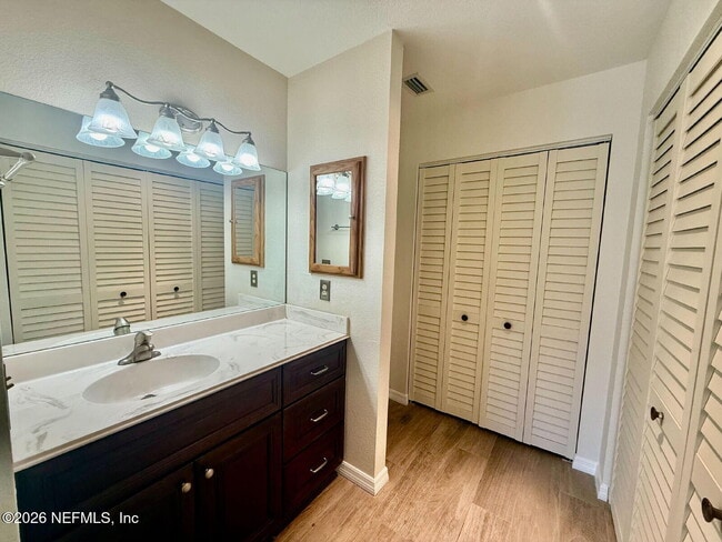 Building Photo - 289 Magnolia St