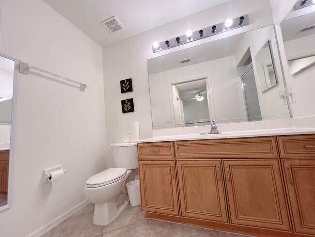 Building Photo - 8490 Kingbird Loop