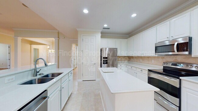 Building Photo - 453 River Run Blvd