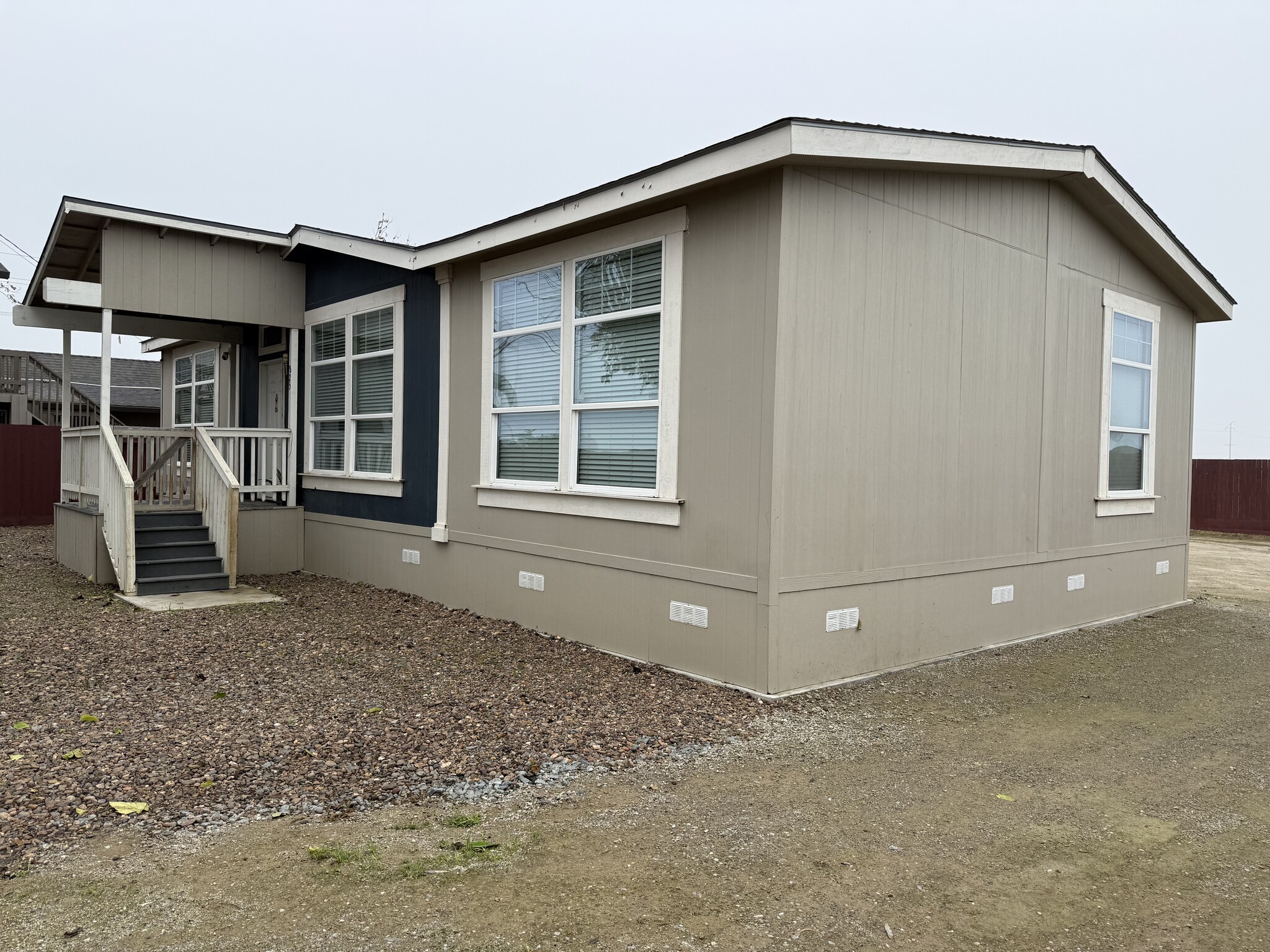 Building Photo - 819 Dianne Dr