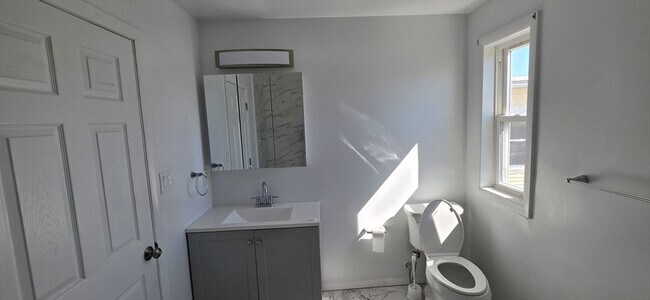 Building Photo - 18 Bullard St