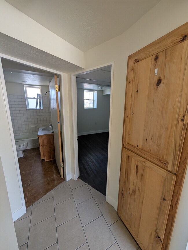 Building Photo - 353 N 100 E