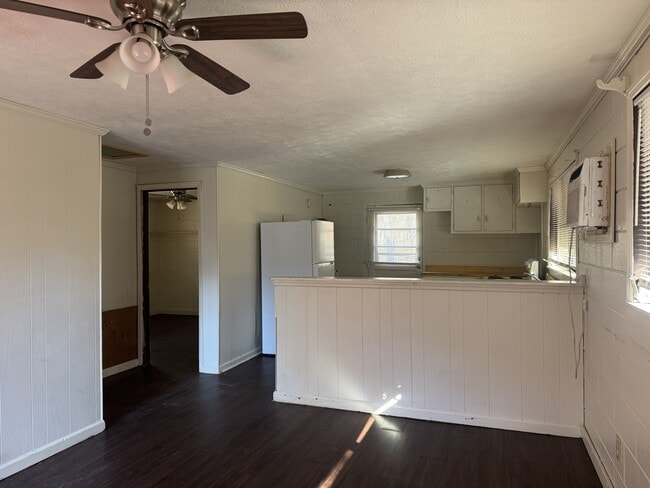 Building Photo - 1780 N Hl St Ext