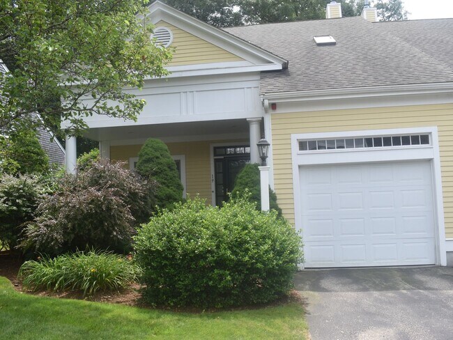 Primary Photo - Townhome in Hingham