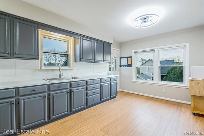 Building Photo - 4141 Van Amberg Rd