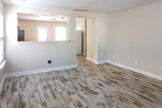 Building Photo - 11319 Seven Sisters Dr