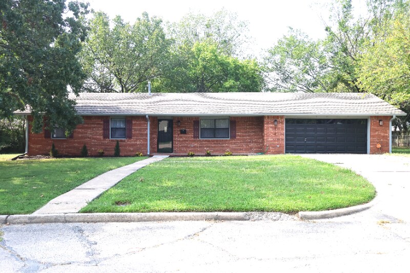Primary Photo - 610 E Peoria Ave