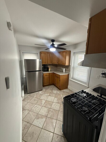 Building Photo - 5734 Walker St