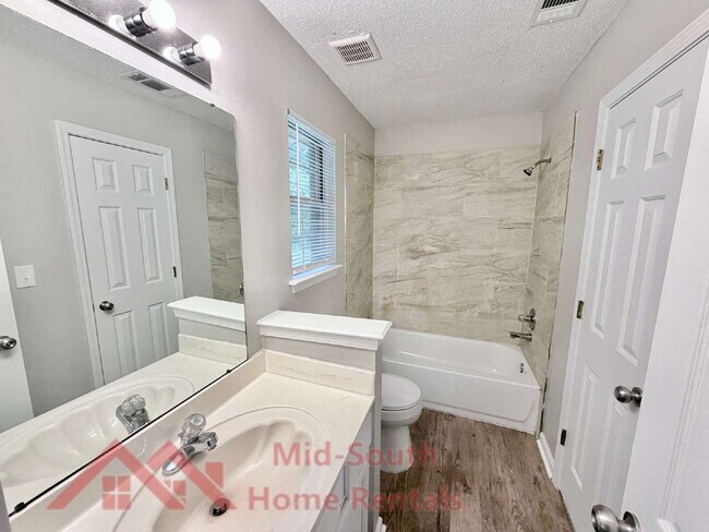 Building Photo - 4473 Cleopatra Cove N