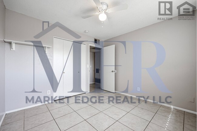 Building Photo - 5Bed/2Bath House at 35th Ave/Cactus! Ready for Immediate Move-In! -- NO HOA!