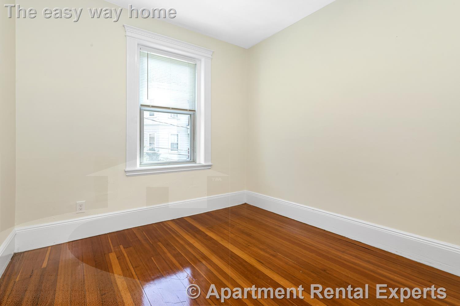 Building Photo - 46 Brackett St