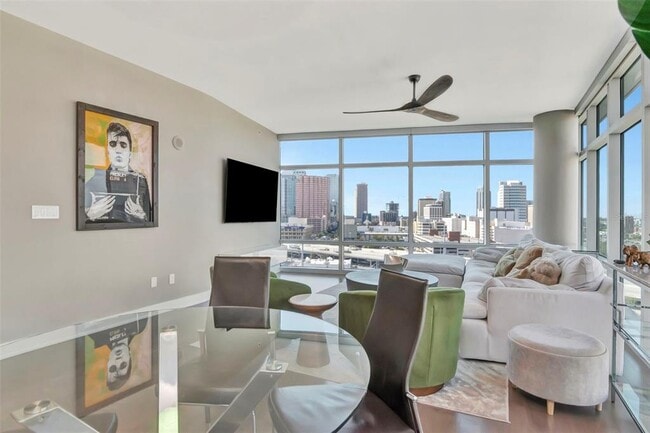 Building Photo - 1120 E Kennedy Blvd