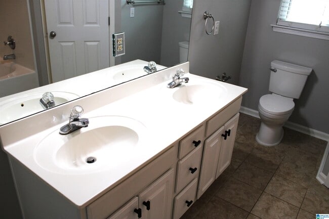 Building Photo - 5338 Cottage Ln