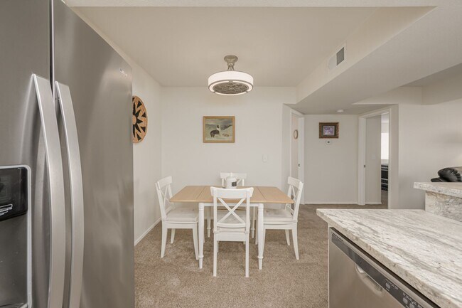 Building Photo - NEWLY REMODELED  FURNISHED BOTTOM FLOOR CONDO