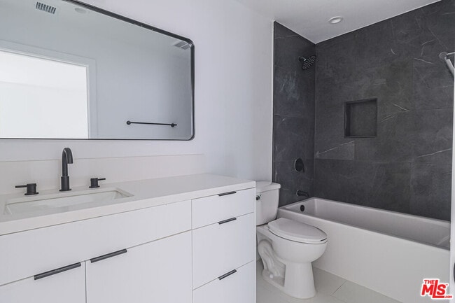 Building Photo - 11810 Gilmore St