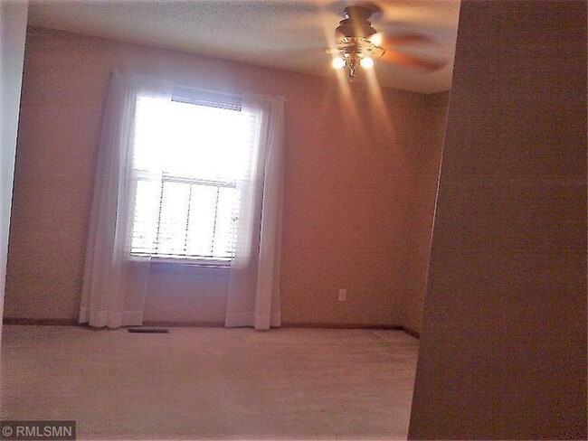 Building Photo - 1960 Pika Tr