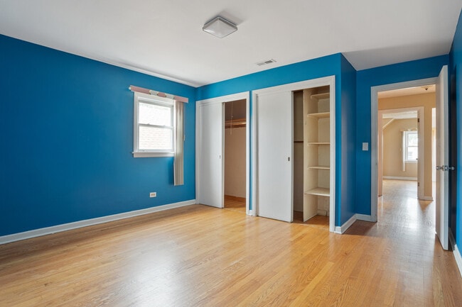 Building Photo - 2102 N Nagle Ave
