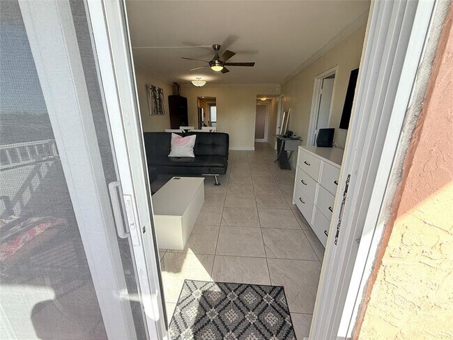 Building Photo - 3201 NE 14th Street Causeway