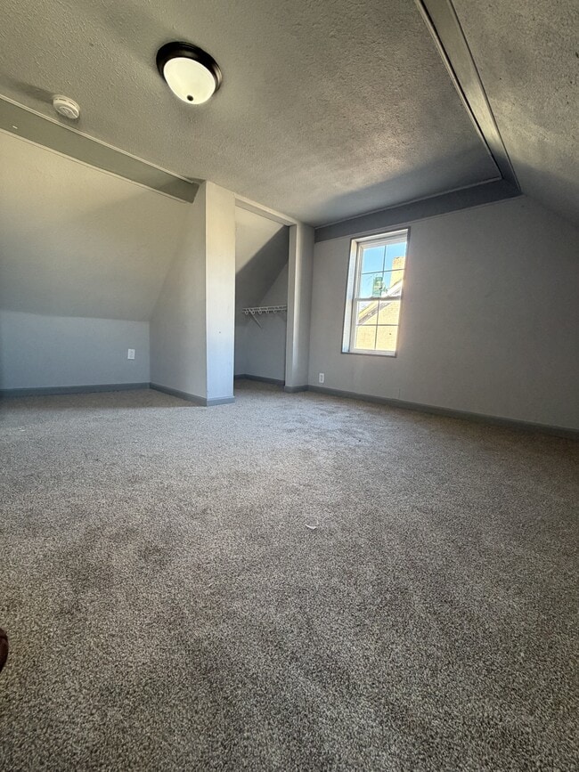 Building Photo - 507 S 1st St