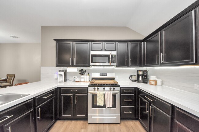 Building Photo - 15435 Sicomoro Viejo St