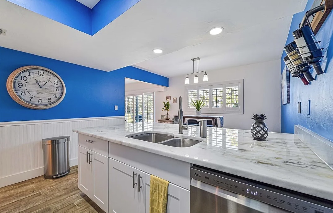 Double Sink with Garbage Disposal - 4267 Island Cir