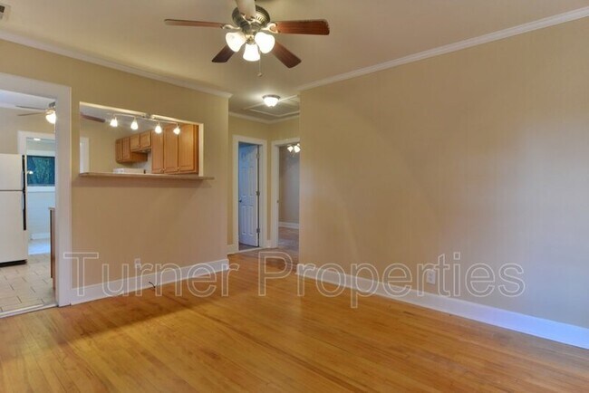 Building Photo - 2729 Kingswood Dr