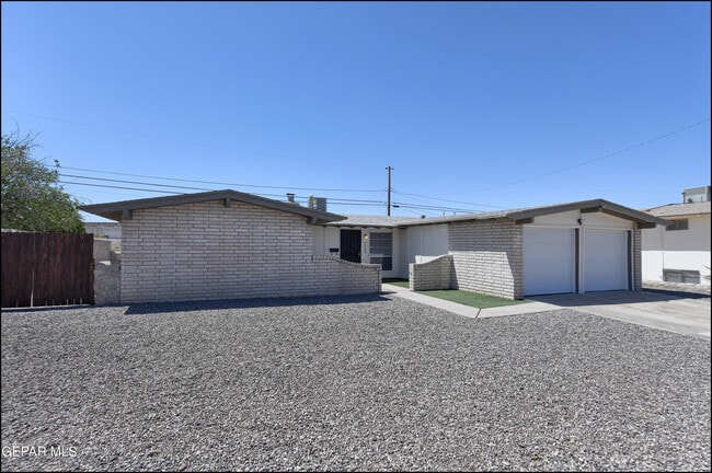 Building Photo - 7117 Alto Rey Ave